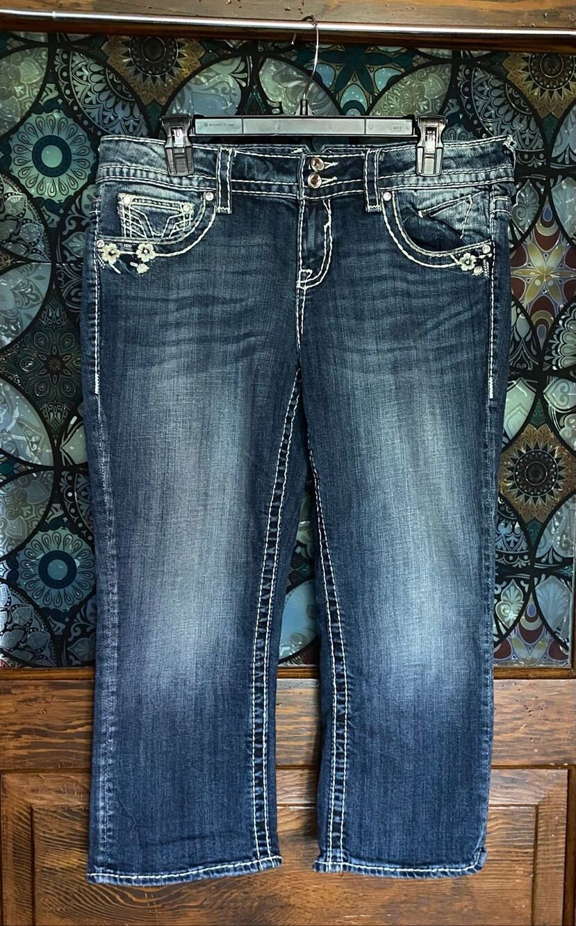 Vigoss Flower Embroidered New York Jean Capri Women’s Sz 11/12 34